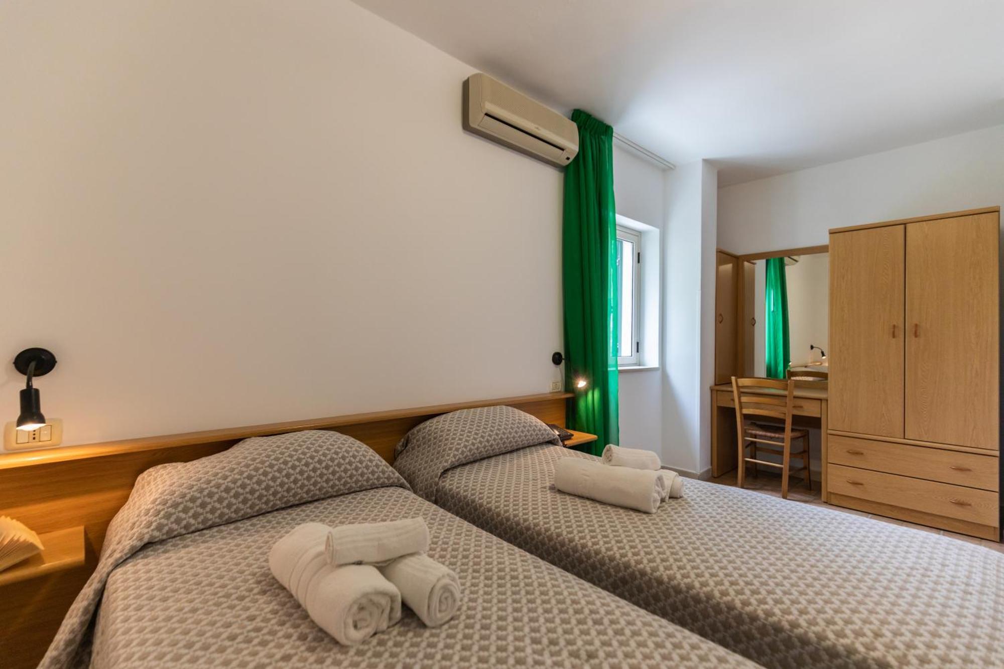 Hotel Marinella Capo Vaticano Luaran gambar